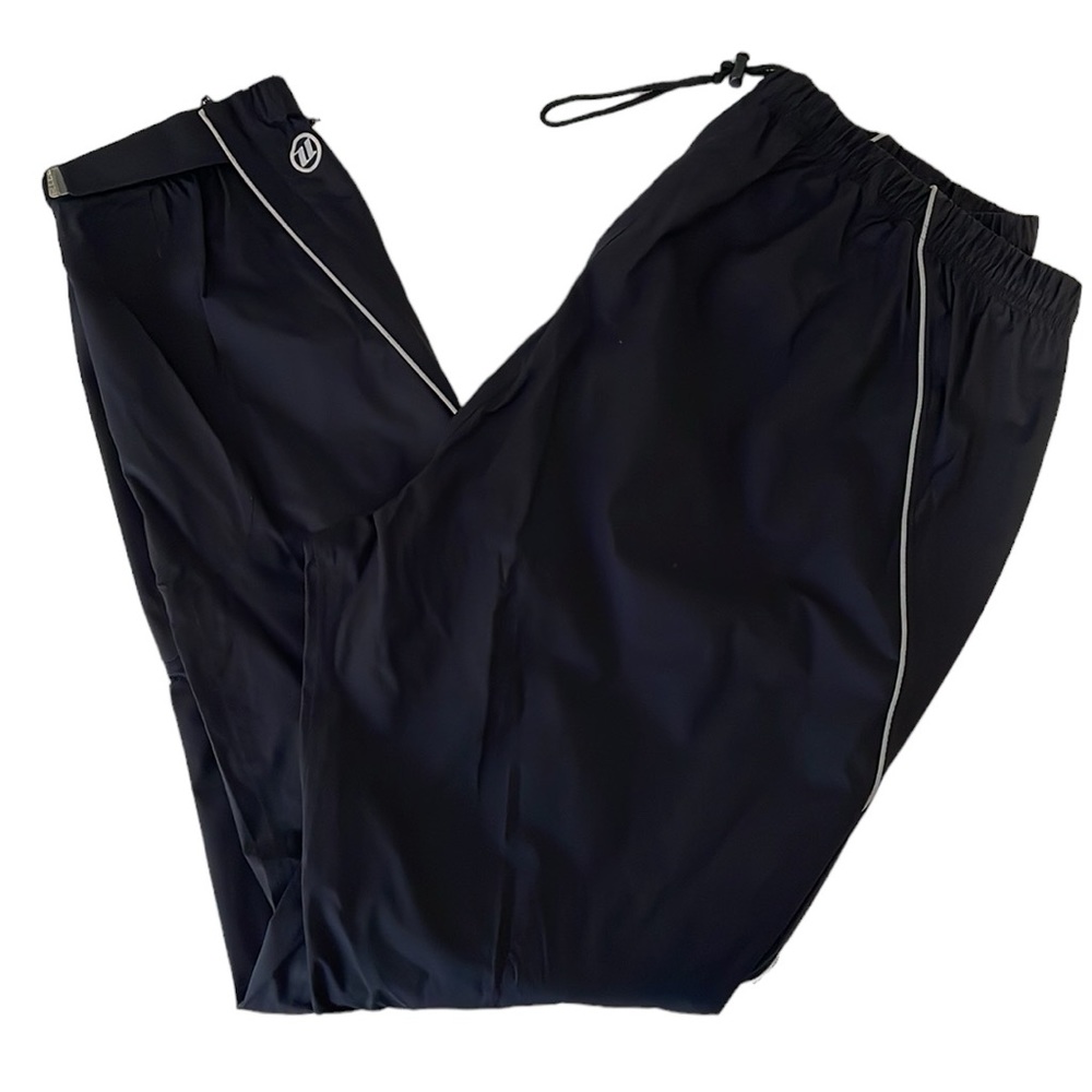 Novara men’s XL black lightweight track wind joggers nylon shell pants.‎ EUC
